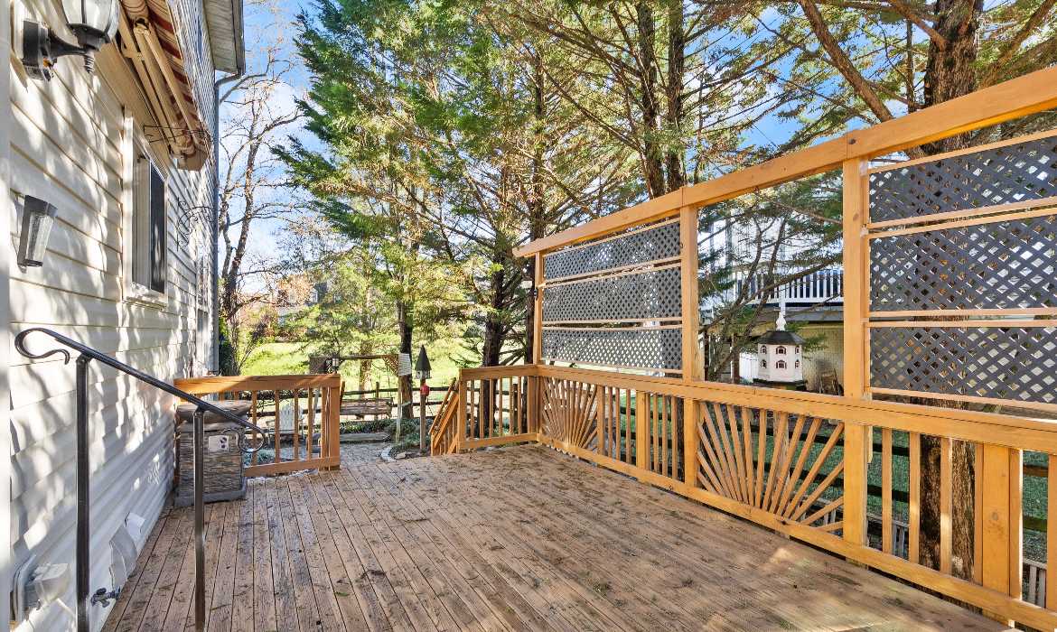 Garrell Group Top Leesburg Realtor 43229 Cavell Ct web 44