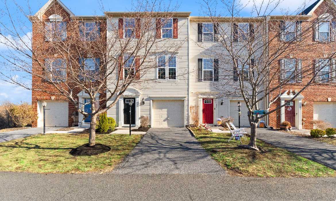 Garrell Group Top Stephenson Realtor 108 Domino Ct web 03