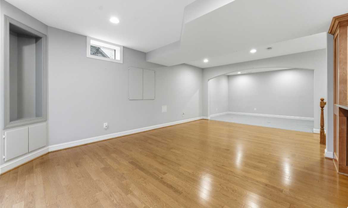 Garrell Group Top Ashburn Realtor 20210 Kiawah Island Dr web 37