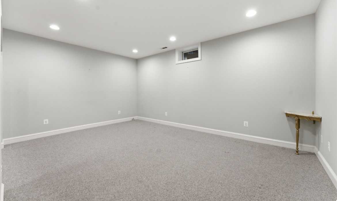 Garrell Group Top Ashburn Realtor 20210 Kiawah Island Dr web 38