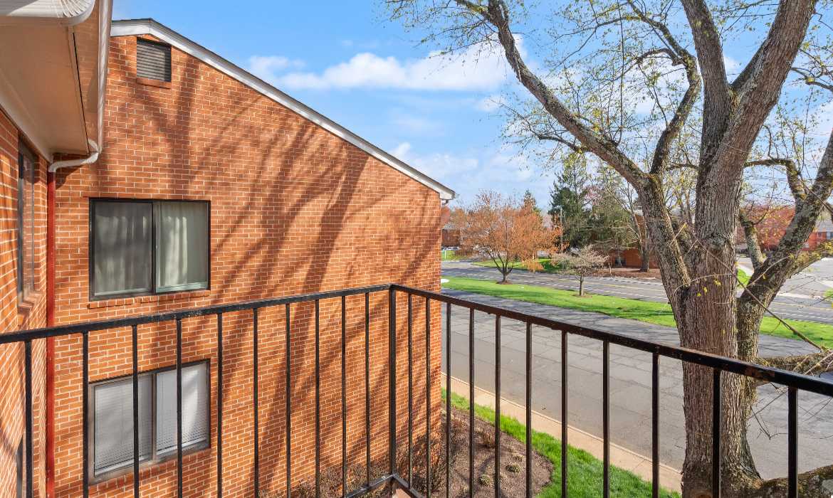 Garrell Group Top Leesburg Realtor 125 K Clubhouse Dr SW 11 web 20