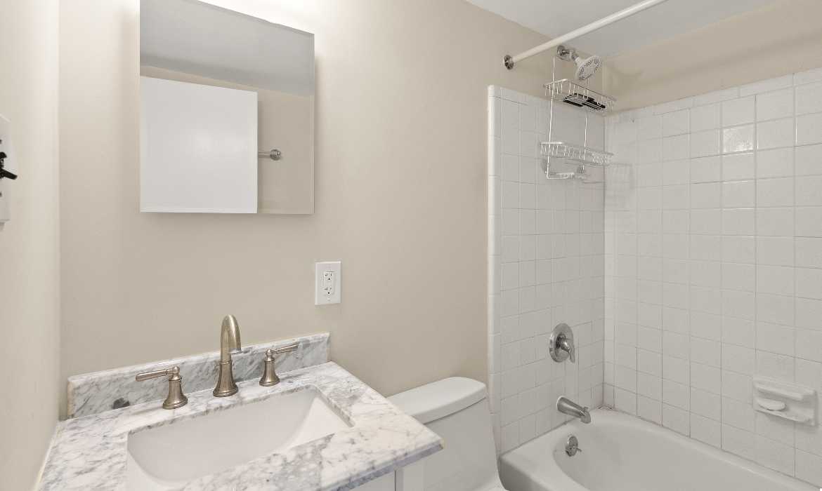 Garrell Group Top Leesburg Realtor 125 K Clubhouse Dr SW 11 web 25