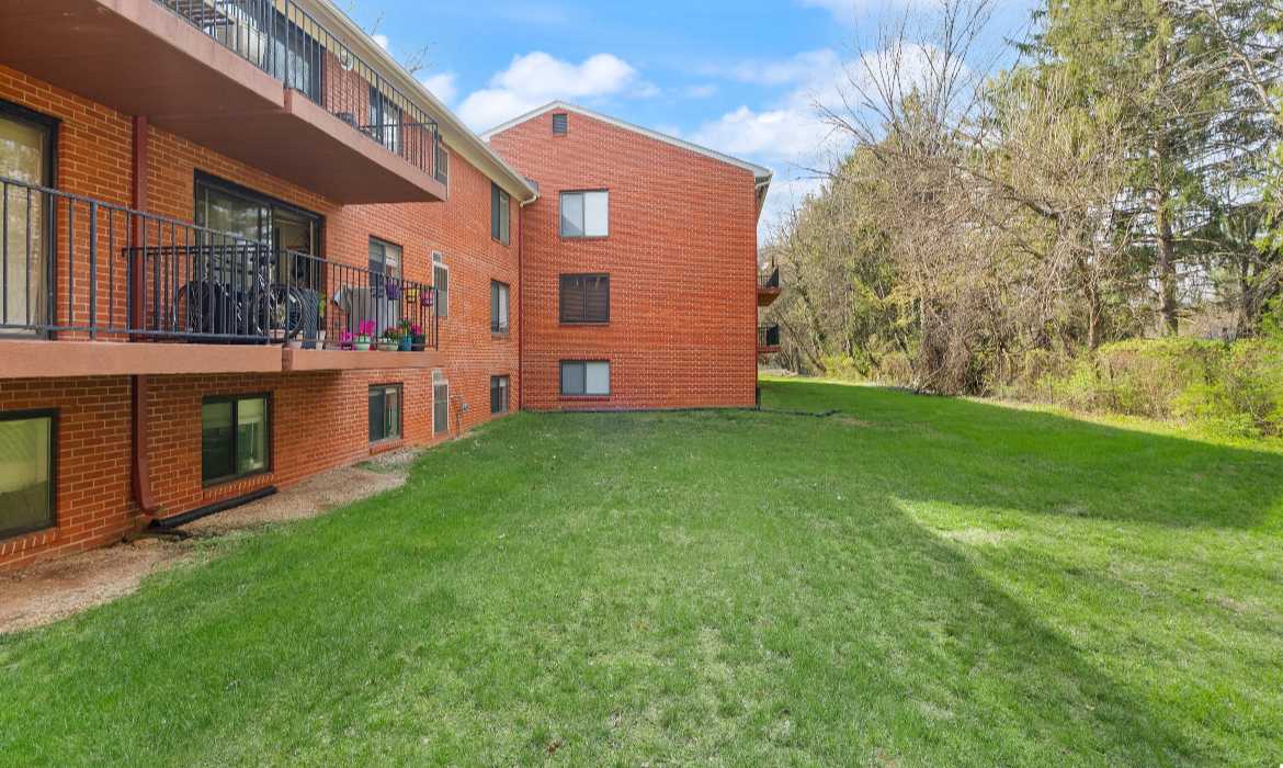 Garrell Group Top Leesburg Realtor 125 K Clubhouse Dr SW 11 web 26