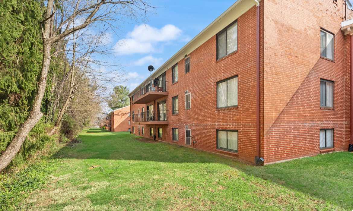 Garrell Group Top Leesburg Realtor 125 K Clubhouse Dr SW 11 web 28