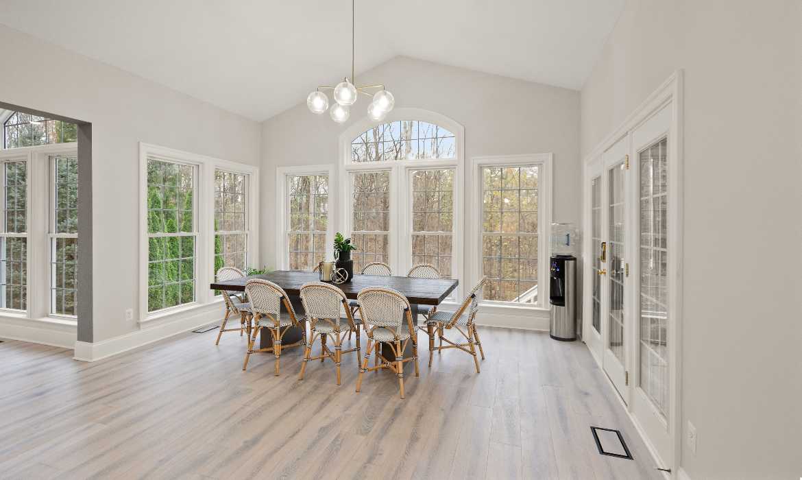 Garrell Group Top Leesburg Realtor 18911 Shropshire Ct web 16