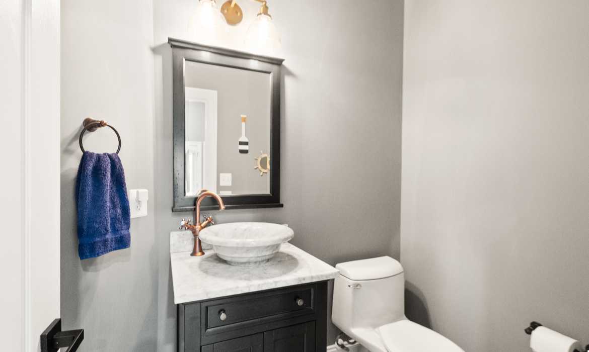 Garrell Group Top Leesburg Realtor 18911 Shropshire Ct web 19