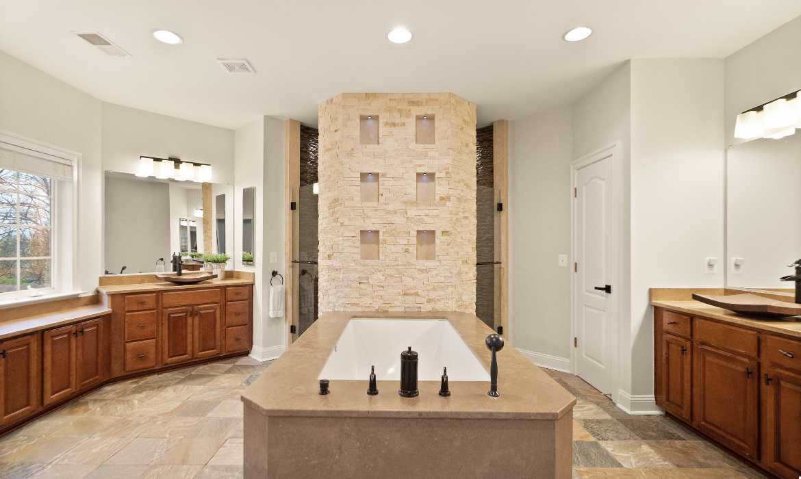 Garrell Group Top Leesburg Realtor 18911 Shropshire Ct web 24