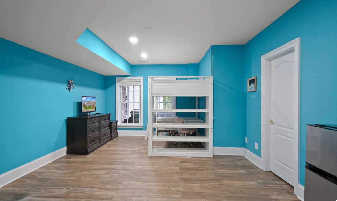 Garrell Group Top Leesburg Realtor 18911 Shropshire Ct web 41