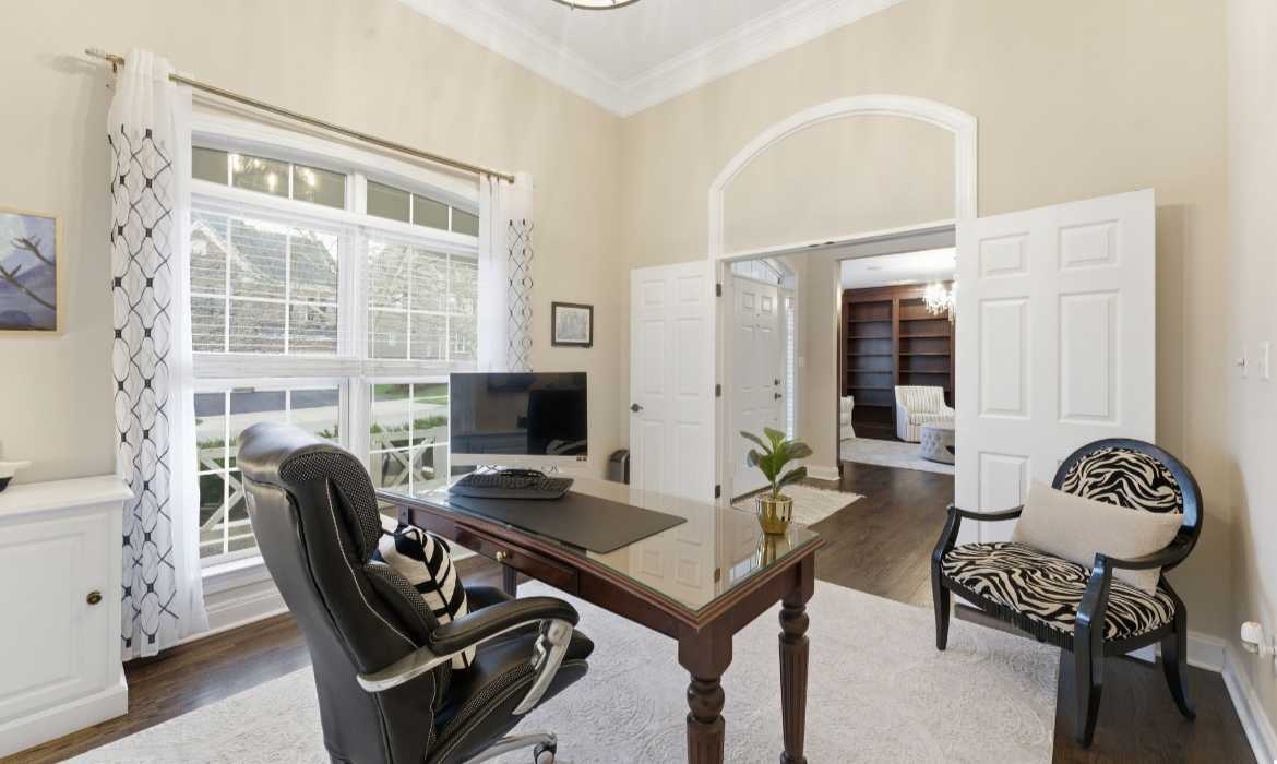 Garrell Group Top Leesburg Realtor 19468 Mill Dam Pl web 06