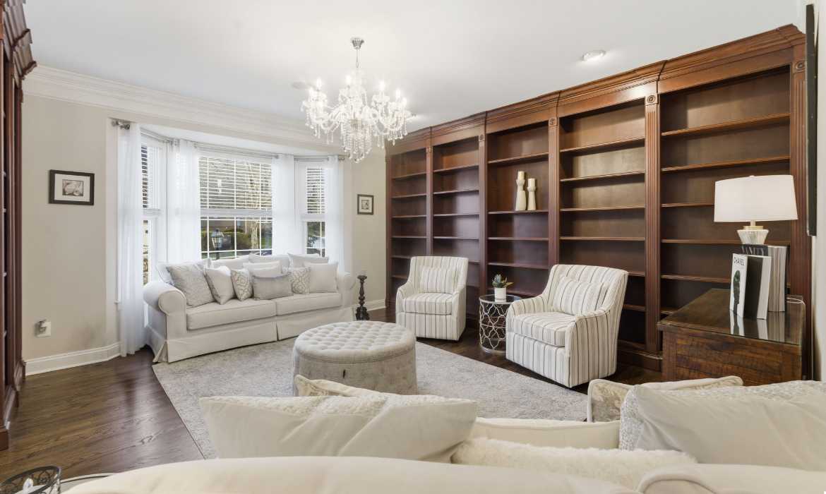 Garrell Group Top Leesburg Realtor 19468 Mill Dam Pl web 07