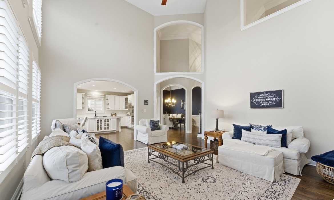 Garrell Group Top Leesburg Realtor 19468 Mill Dam Pl web 23