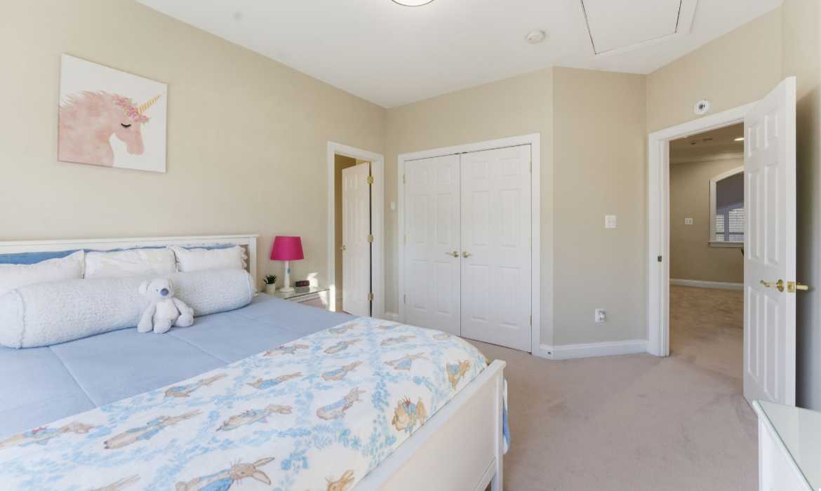 Garrell Group Top Leesburg Realtor 19468 Mill Dam Pl web 31