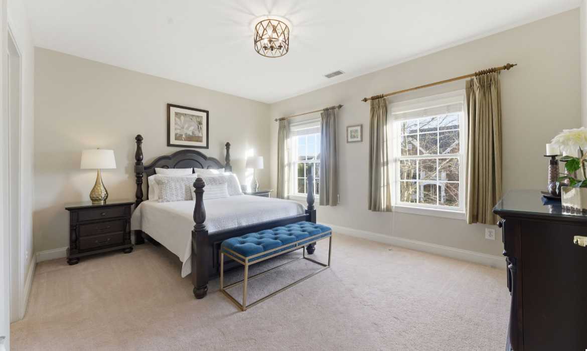 Garrell Group Top Leesburg Realtor 19468 Mill Dam Pl web 32