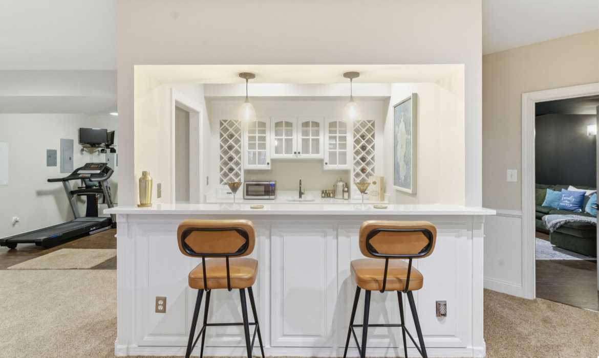 Garrell Group Top Leesburg Realtor 19468 Mill Dam Pl web 35