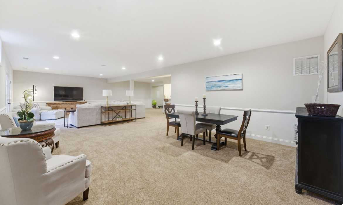 Garrell Group Top Leesburg Realtor 19468 Mill Dam Pl web 39