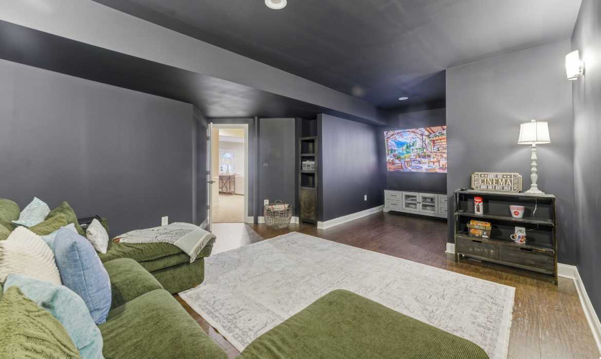 Garrell Group Top Leesburg Realtor 19468 Mill Dam Pl web 42