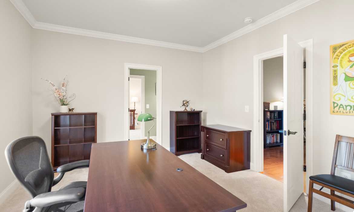 Garrell Group Top Leesburg Realtor 43466 Squirrel Ridge Pl web 27