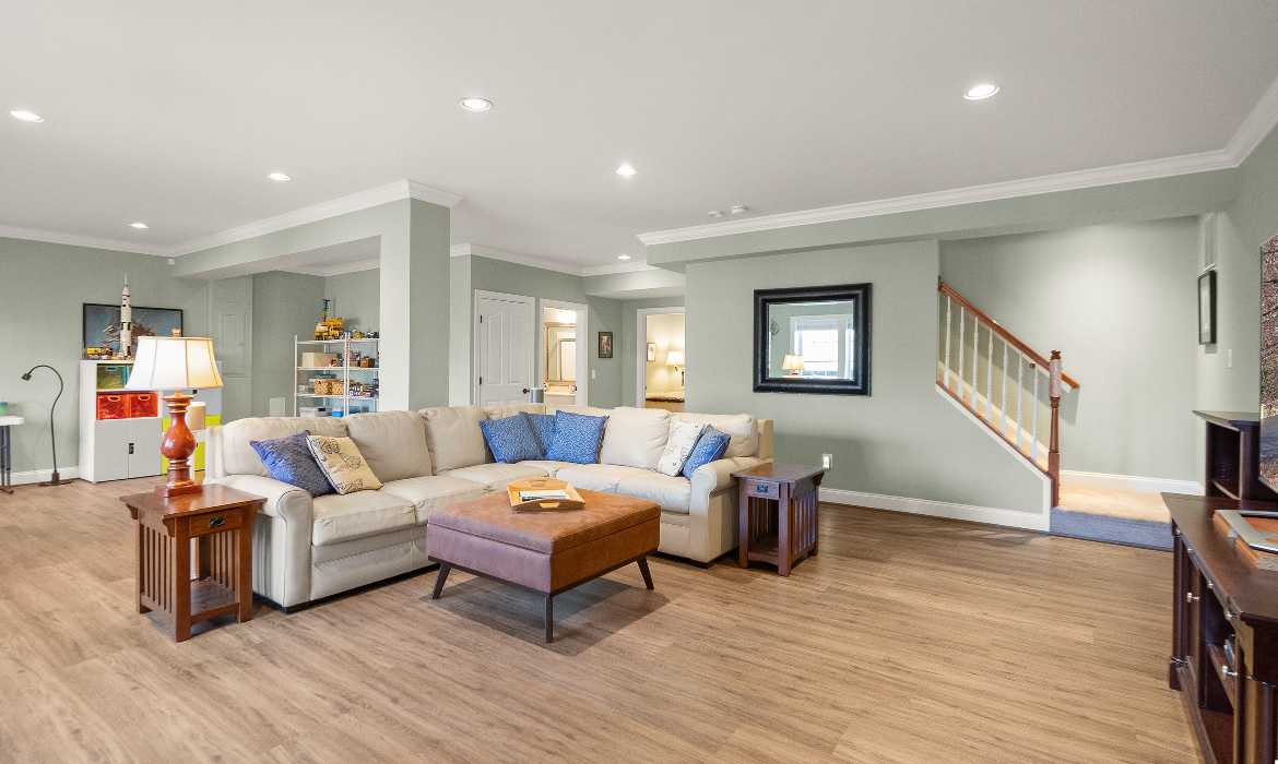 Garrell Group Top Leesburg Realtor 43466 Squirrel Ridge Pl web 33