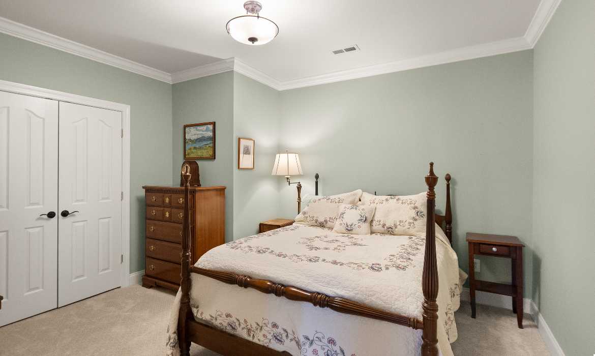 Garrell Group Top Leesburg Realtor 43466 Squirrel Ridge Pl web 37