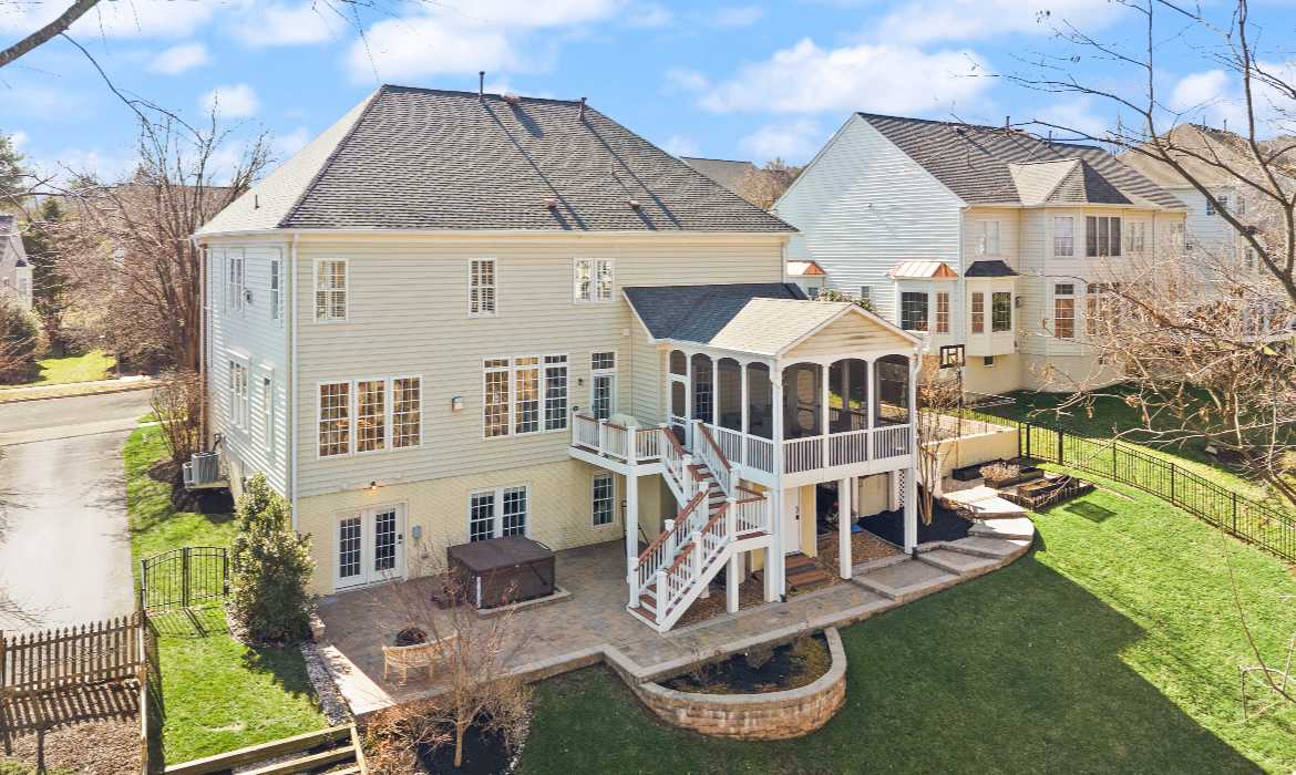 Garrell Group Top Leesburg Realtor 43466 Squirrel Ridge Pl web 44