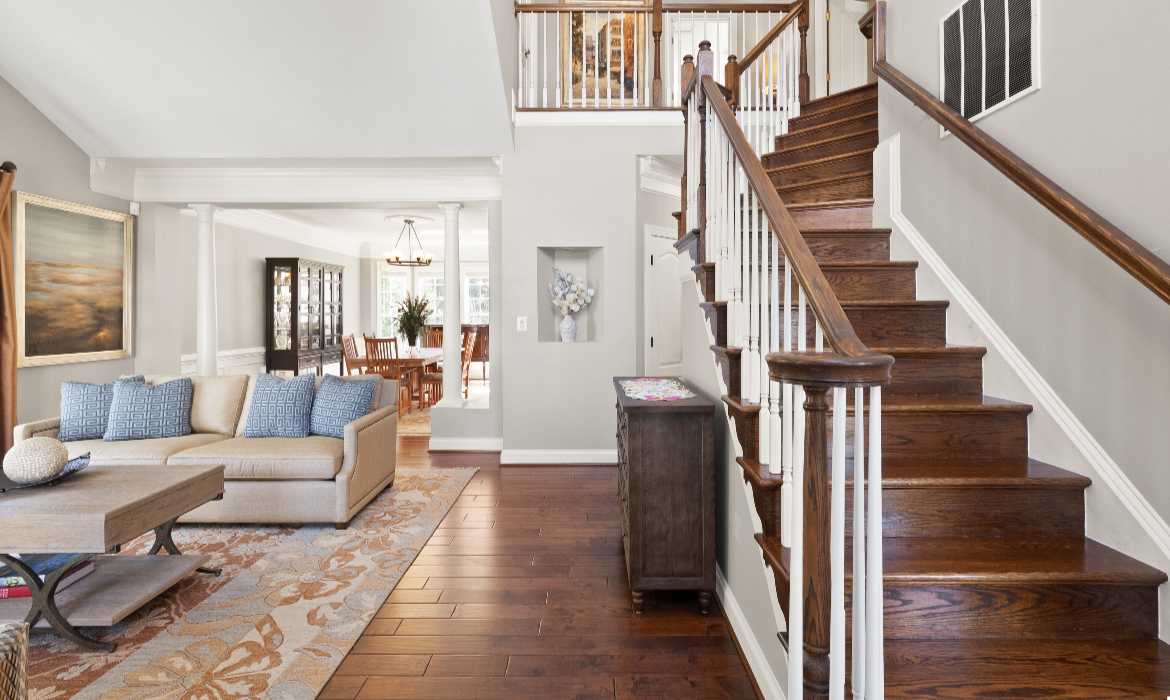 Garrell Group Top Leesburg Realtor 43941 Riverpoint Dr web 04