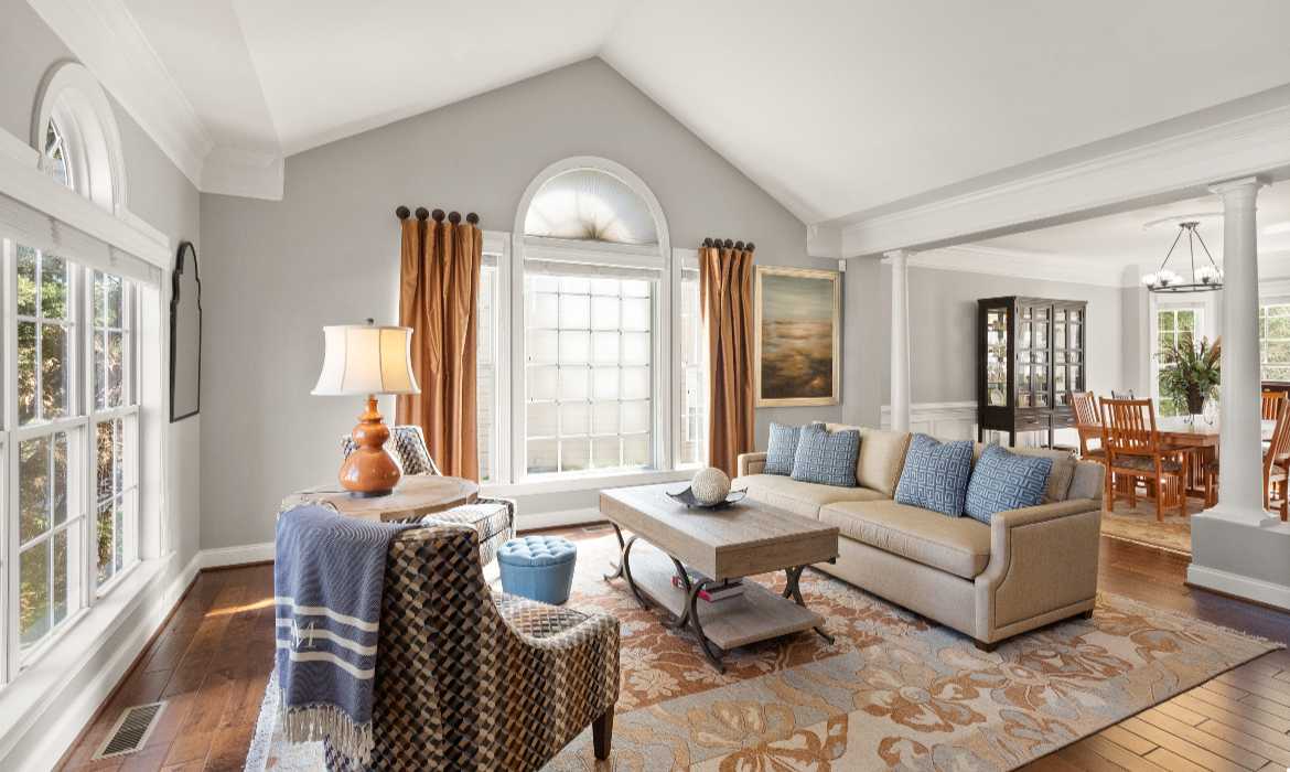 Garrell Group Top Leesburg Realtor 43941 Riverpoint Dr web 05