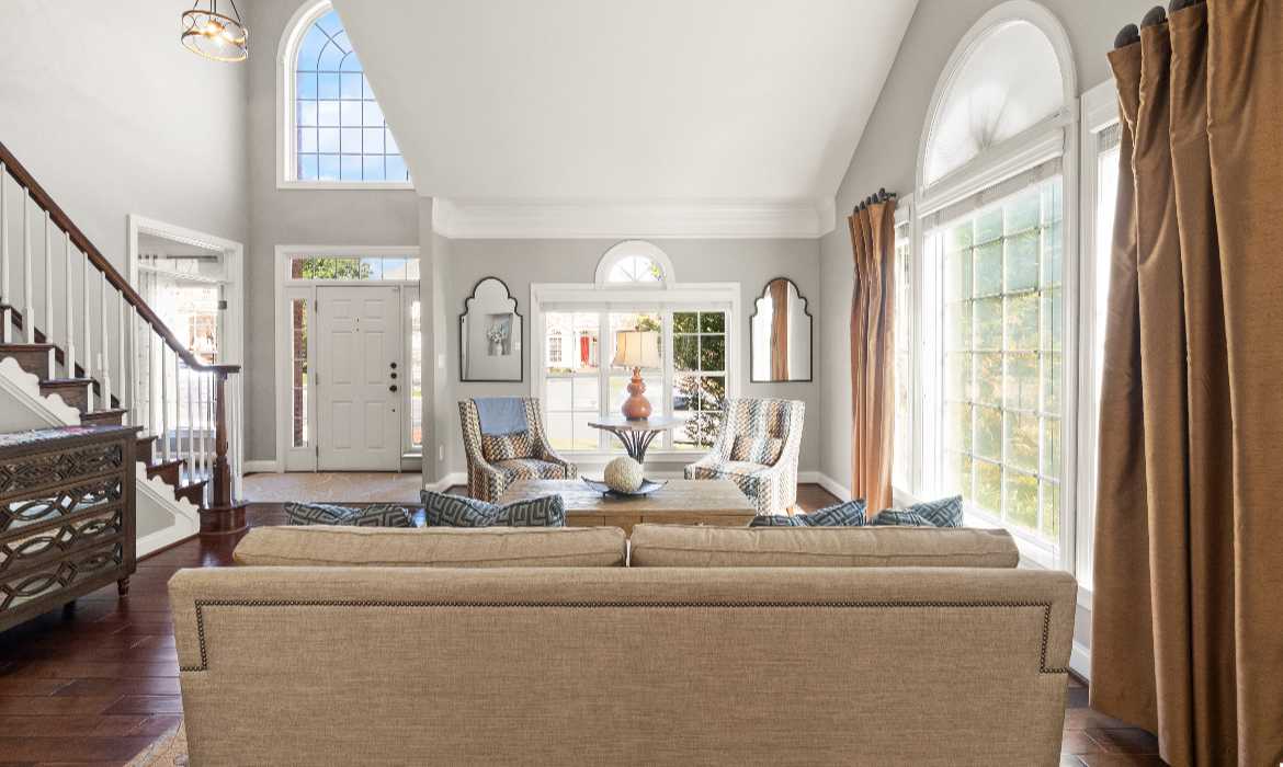 Garrell Group Top Leesburg Realtor 43941 Riverpoint Dr web 07