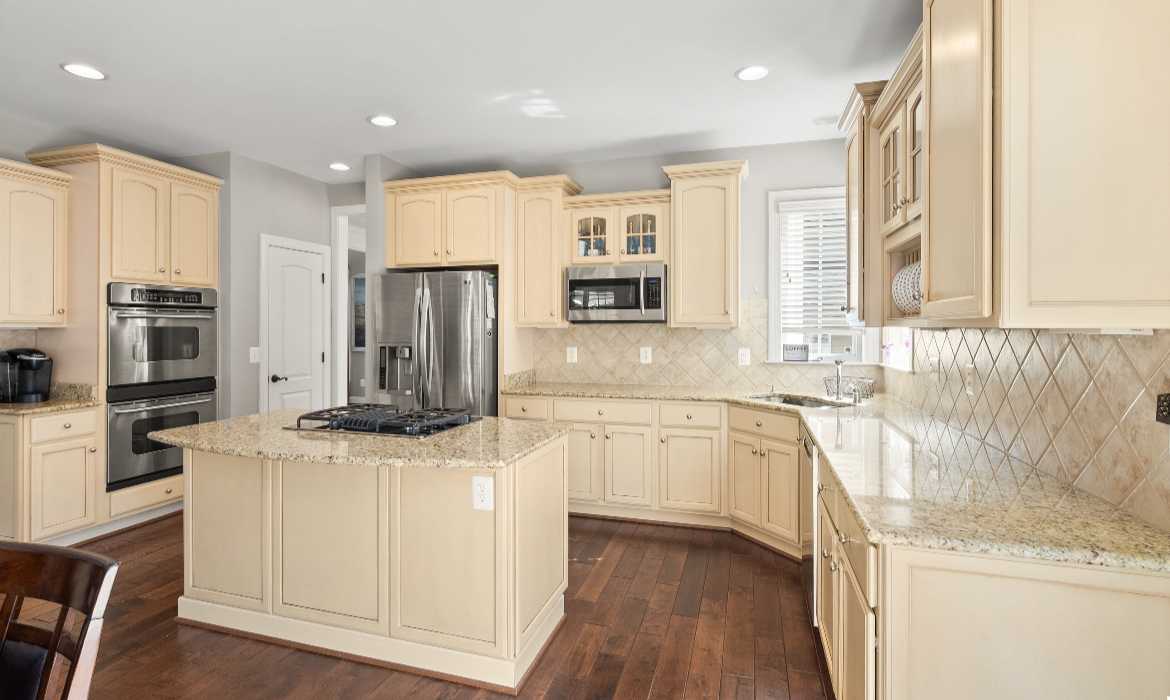 Garrell Group Top Leesburg Realtor 43941 Riverpoint Dr web 09