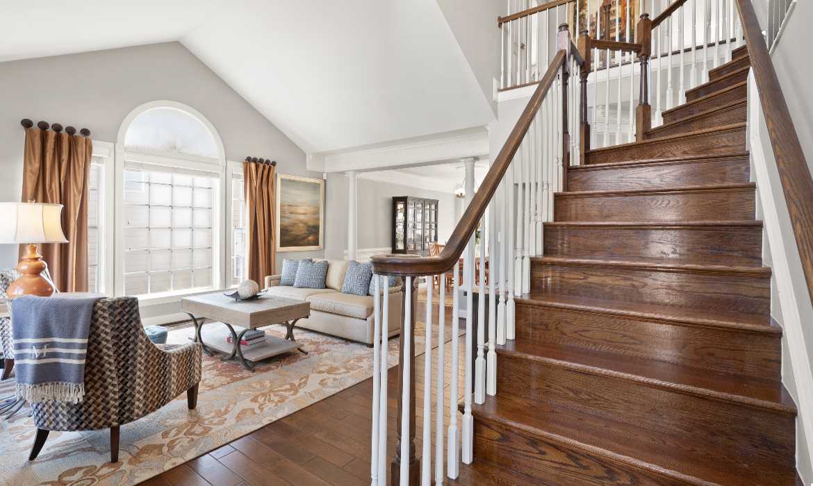 Garrell Group Top Leesburg Realtor 43941 Riverpoint Dr web 17