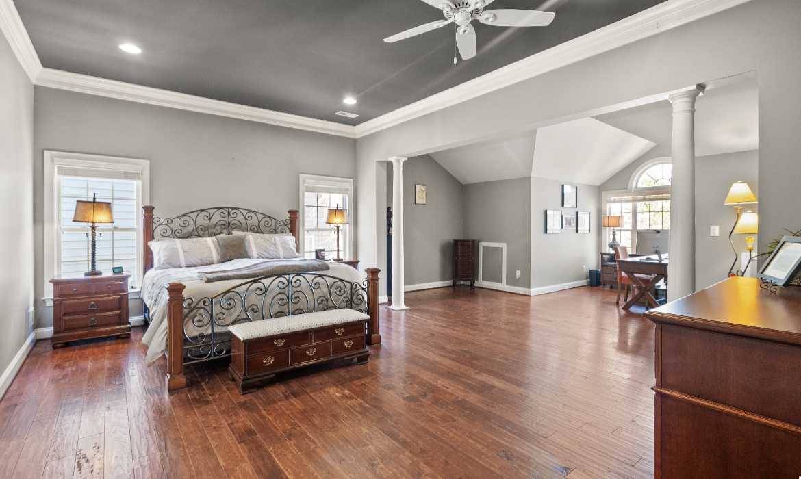 Garrell Group Top Leesburg Realtor 43941 Riverpoint Dr web 19