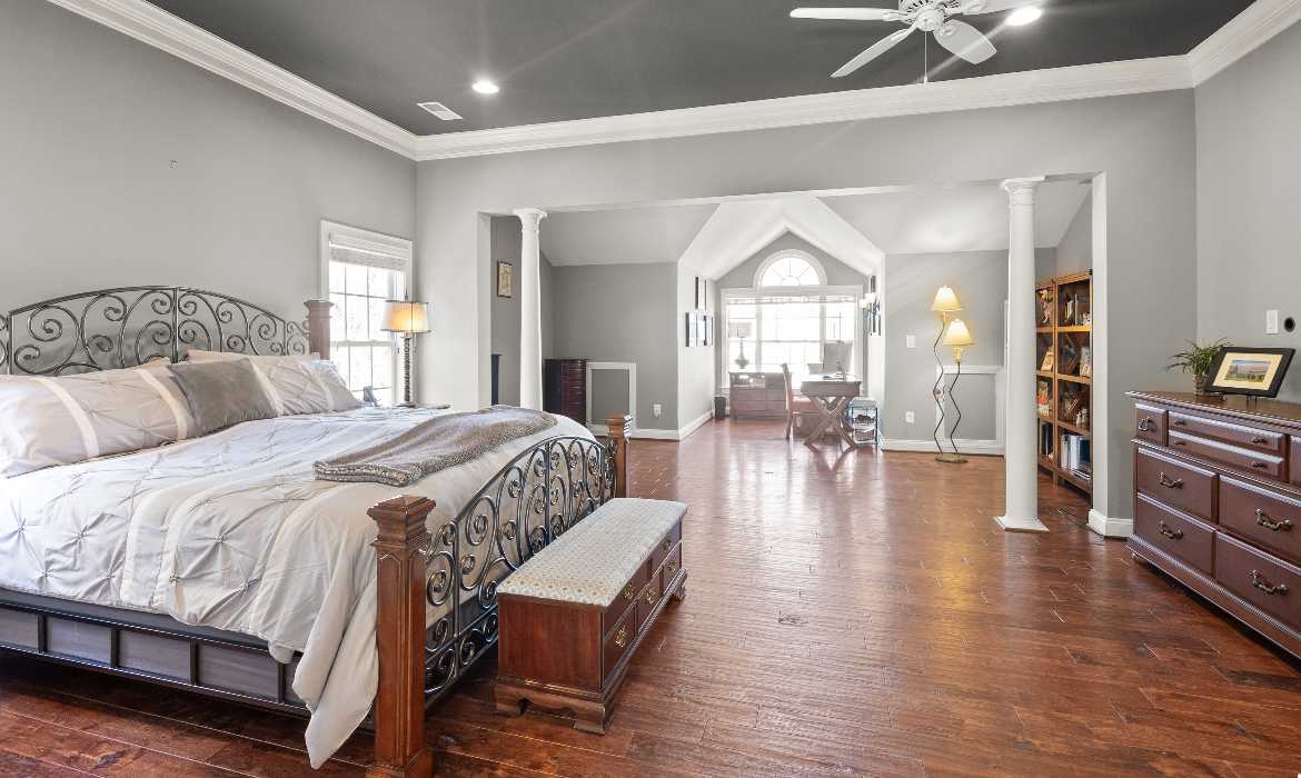 Garrell Group Top Leesburg Realtor 43941 Riverpoint Dr web 20