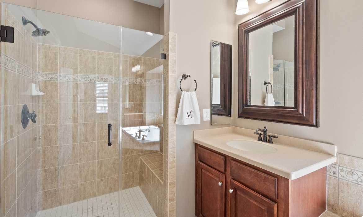 Garrell Group Top Leesburg Realtor 43941 Riverpoint Dr web 27