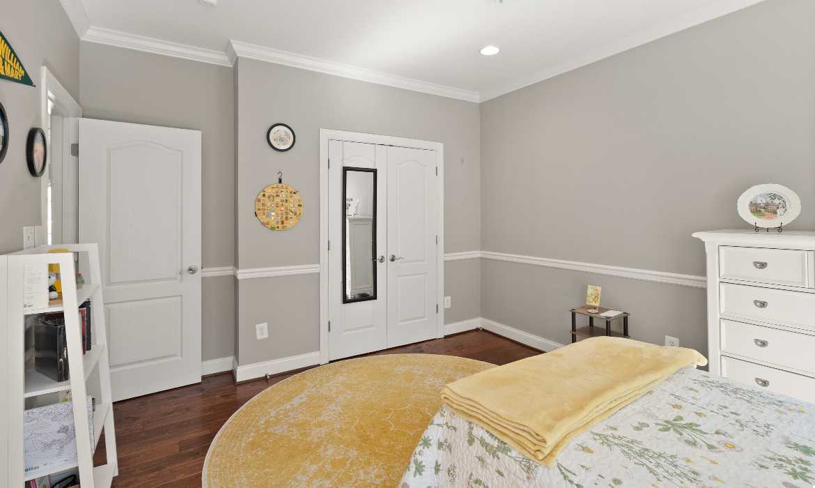 Garrell Group Top Leesburg Realtor 43941 Riverpoint Dr web 31