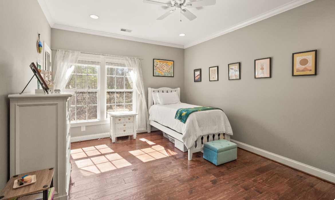 Garrell Group Top Leesburg Realtor 43941 Riverpoint Dr web 33