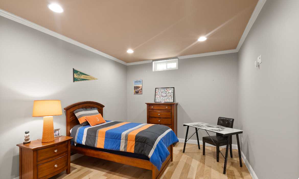 Garrell Group Top Leesburg Realtor 43941 Riverpoint Dr web 40