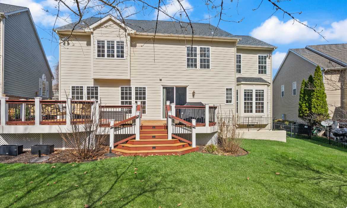 Garrell Group Top Leesburg Realtor 43941 Riverpoint Dr web 44