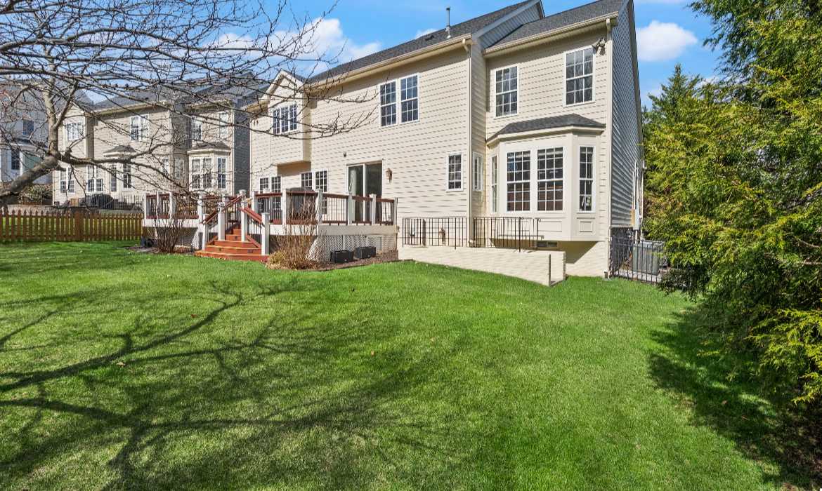 Garrell Group Top Leesburg Realtor 43941 Riverpoint Dr web 45