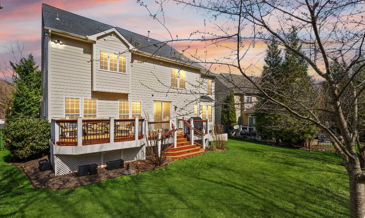 Garrell Group Top Leesburg Realtor 43941 Riverpoint Dr web 46