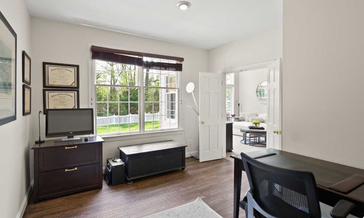 Garrell Group Top Ashburn Realtor 19944 Interlachen Cir web 16