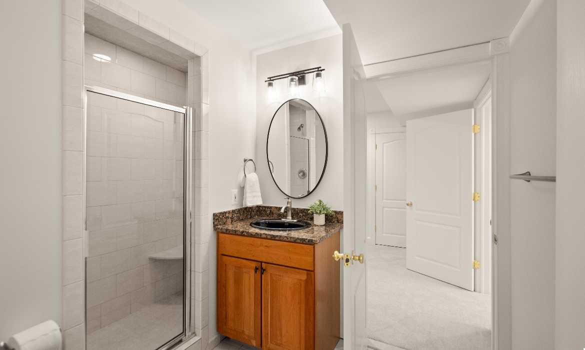 Garrell Group Top Ashburn Realtor 19944 Interlachen Cir web 37