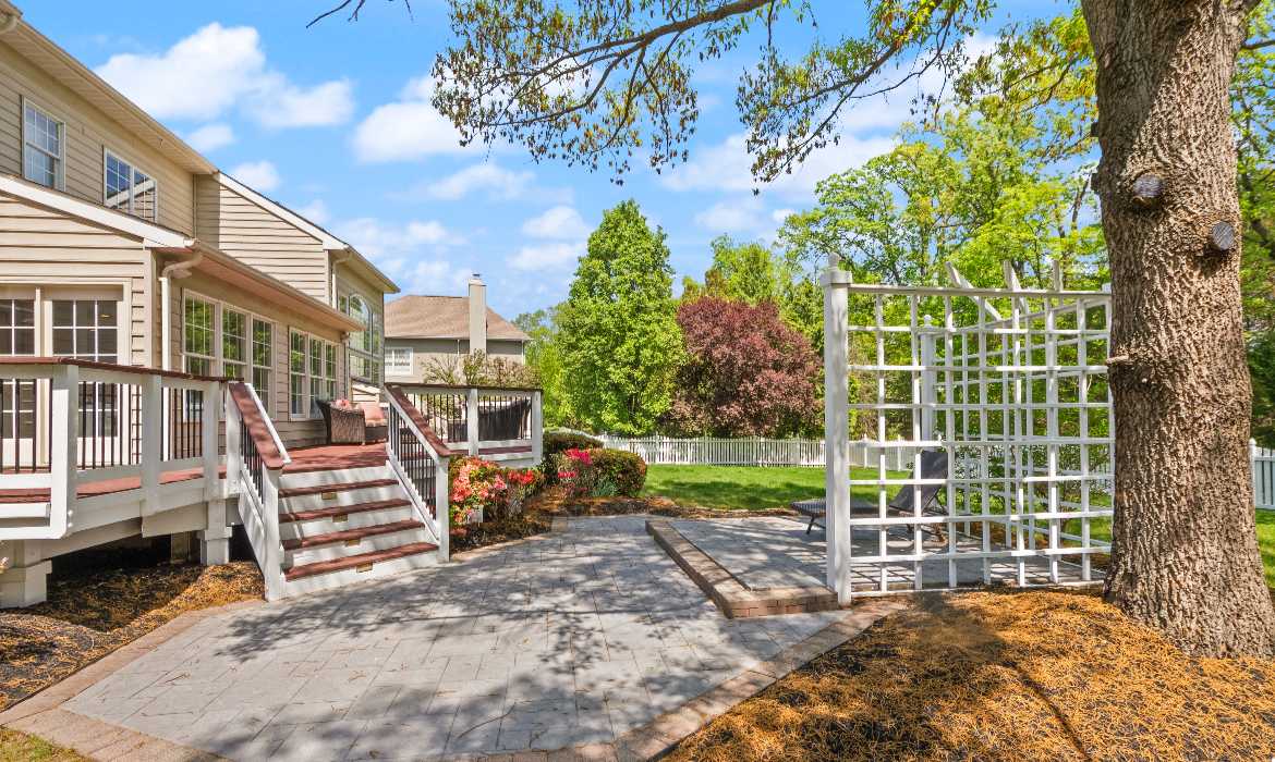 Garrell Group Top Ashburn Realtor 19944 Interlachen Cir web 39