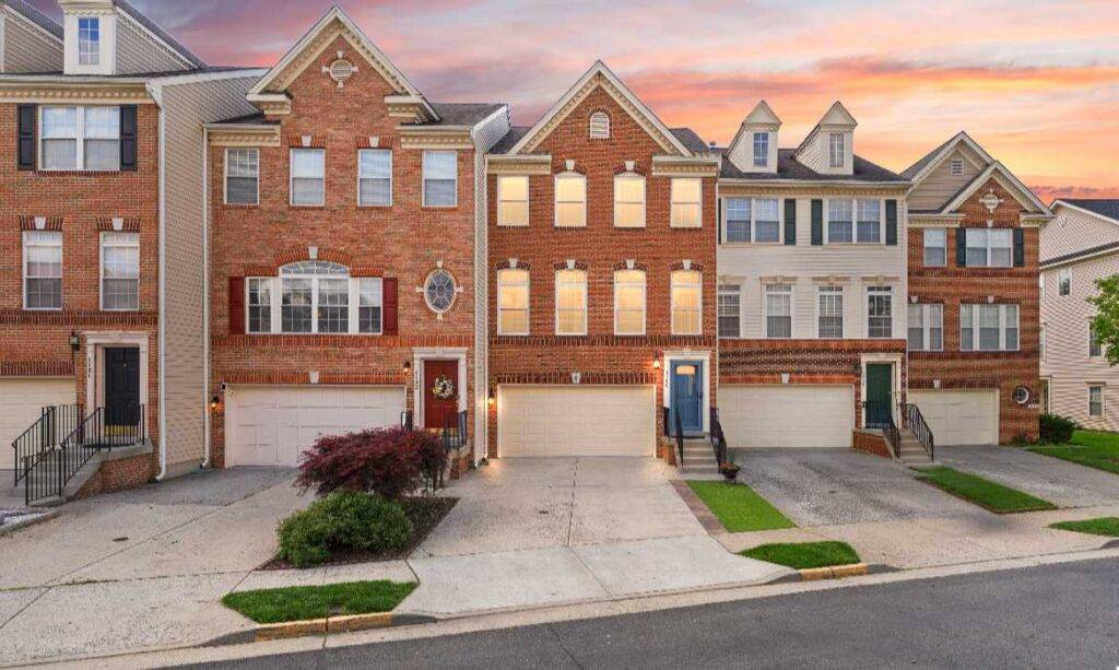 Garrell Group Top Leesburg Realtor 1180 Cambria Ter NE web 01