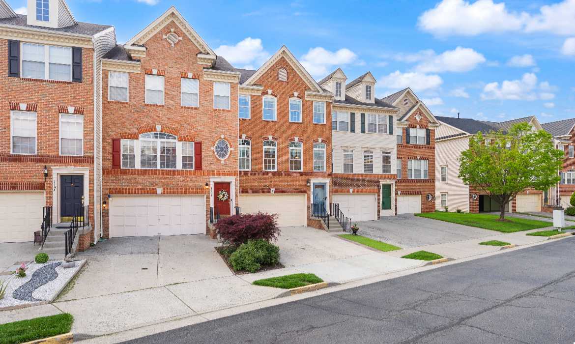 Garrell Group Top Leesburg Realtor 1180 Cambria Ter NE web 02
