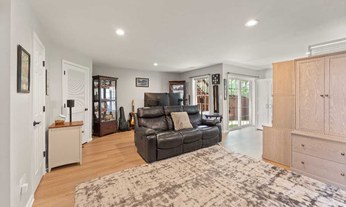 Garrell Group Top Leesburg Realtor 1180 Cambria Ter NE web 29