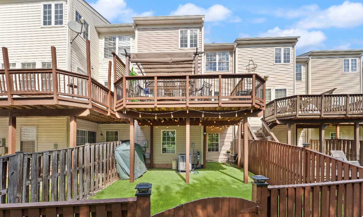 Garrell Group Top Leesburg Realtor 1180 Cambria Ter NE web 34