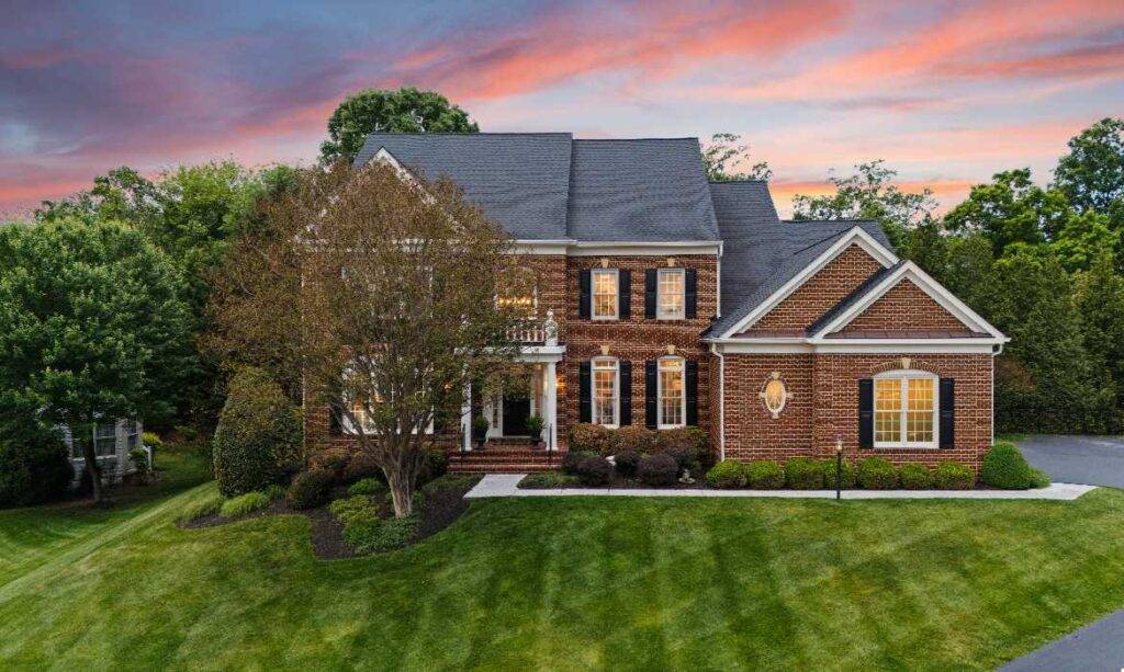 Garrell Group Top Leesburg Realtor 18757 Upper Meadow Dr web 01