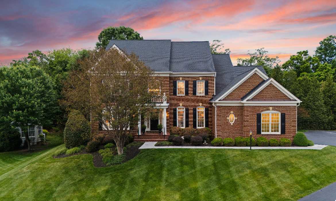 Garrell Group Top Leesburg Realtor 18757 Upper Meadow Dr web 01