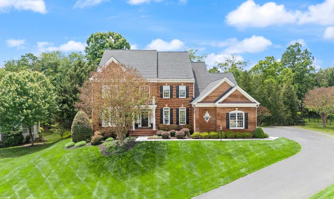 Garrell Group Top Leesburg Realtor 18757 Upper Meadow Dr web 02