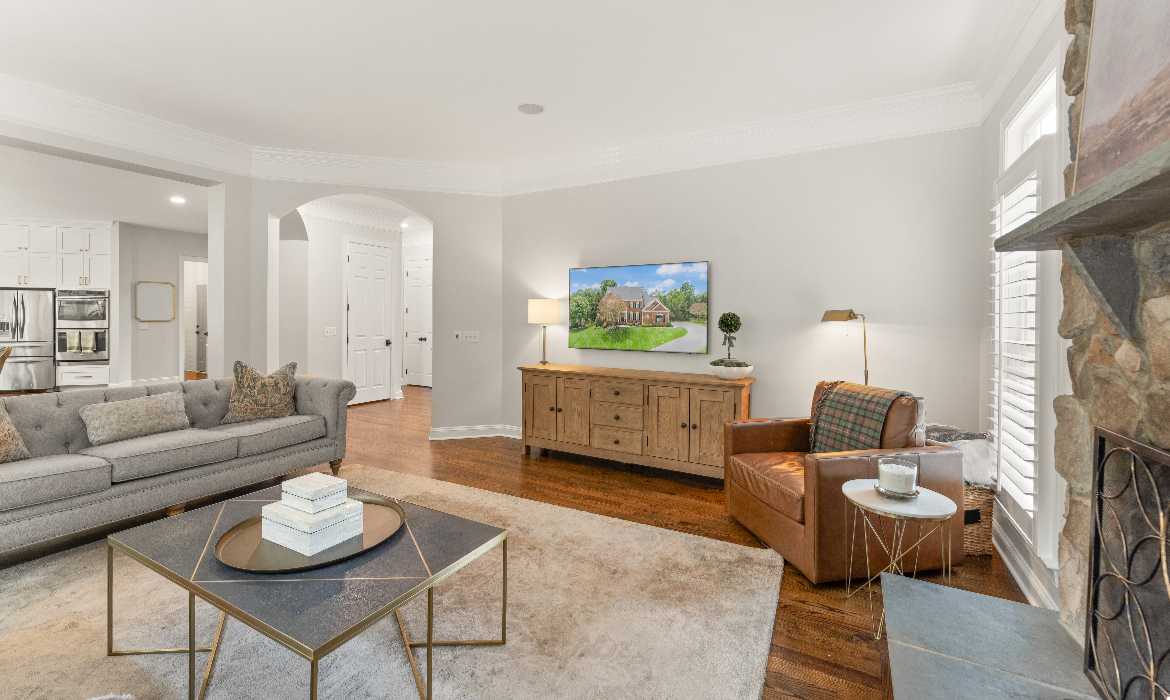 Garrell Group Top Leesburg Realtor 18757 Upper Meadow Dr web 11