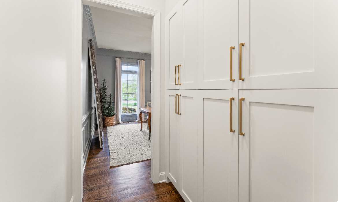 Garrell Group Top Leesburg Realtor 18757 Upper Meadow Dr web 21